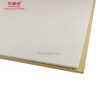 Gekleurd Wpc-Muurcomité Binnenland 2800*600*9mm voor Huisdecoratie