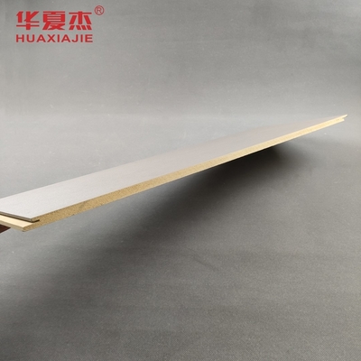 Vlak oppervlak WPC wandpaneel Anticorrosive 600mm x 9mm Voor interieurversiering