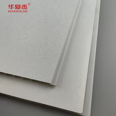 Best verkopende pvc wandpaneel warm stempelen gouden lijn pvc paneel duurzaam plafondpaneel voor woonkamer decoratie