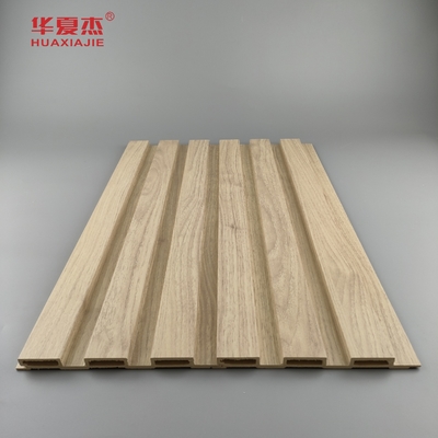 Anti-krassen Natuur Hout Wpc Wandpaneel Buiten decoratie Gelamineerd Wpc Paneel Fluted Board