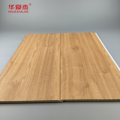 Groothandel van pvc-wandpaneel van houtgraan pvc-plafondpaneel voor woningversiering