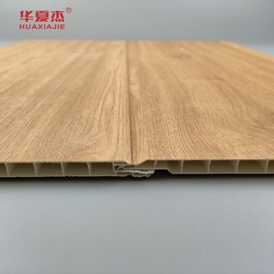 Groothandel van pvc-wandpaneel van houtgraan pvc-plafondpaneel voor woningversiering