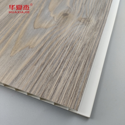 Fabrieksdirecte verkoop PVC wandpaneel gelamineerd houtkorrels PVC decoratie plafondpaneel woning / kantoor
