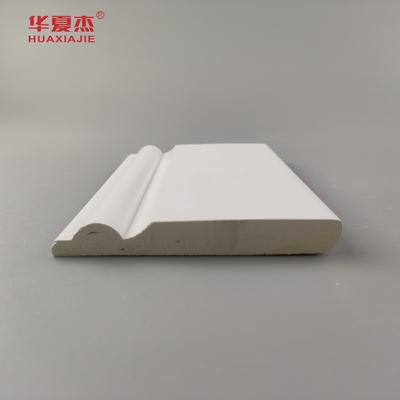 Hoogwaardige pvc-basisvormingen wit glad oppervlak 95x12 mm pvc-schuur binnenversiering