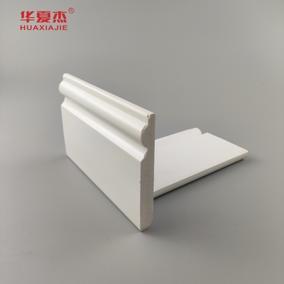 Hoogwaardige pvc-basisvormingen wit glad oppervlak 95x12 mm pvc-schuur binnenversiering