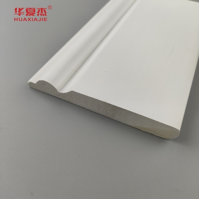 Hoogwaardige pvc-basisvormingen wit glad oppervlak 95x12 mm pvc-schuur binnenversiering