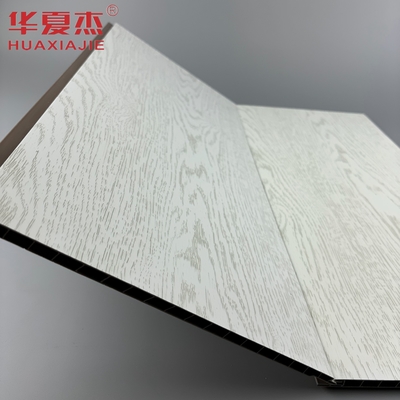 Best verkopende gelamineerde witte pvc wandpaneel gesimuleerd houtgraan pvc plafond decor paneel voor appartement