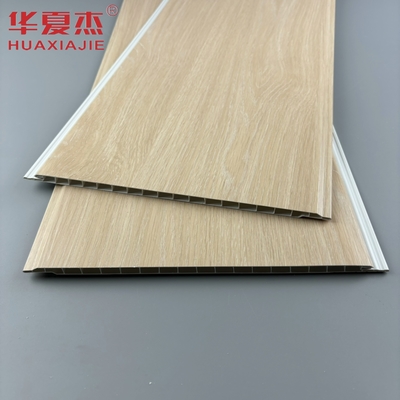Moderne design eiken kleur pvc wandpaneel u-vormig pvc interieurpaneel vochtbestendige bouwmateriaal