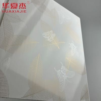 Op maat gemaakte warm stempelde pvc wandpanelen botanische afdruk plafondpaneel pvc voor badkamerdecoratie