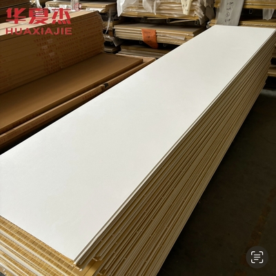 Hoogwaardig wit wpc wandpaneel 600x9mm gelamineerd wpc board waterdicht decoratief materiaal