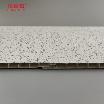 Gemakkelijk te installeren PVC-plafondpanelen Vochtbestendig aangeboden in vierkante rand / verborgen rand / V-groove rand