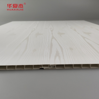 Makkelijk te installeren PVC plafondpaneel met aangepaste lengte en eenvoudige installatieprocesoptie