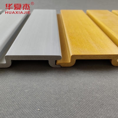 300 mm x 17 mm PVC Slatwall panelen met aangepaste lengte en uitstekende slagweerstand