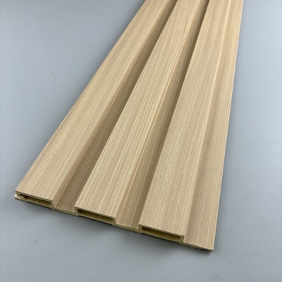 Duurzaam hout plastic composiet co-extrusie WPC gelamineerd wandpaneel voor binneninrichting
