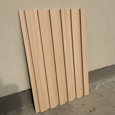 Duurzaam hout plastic composiet co-extrusie WPC gelamineerd wandpaneel voor binneninrichting