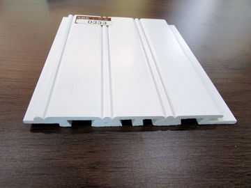 Goede prijs Binnenlandse Vinylwainscoting Planking WPC de Muurbekleding van UPVC om Garagemuur te beschermen online