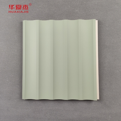 U-vormige WPC-wandpanelen Groene decoratiewandpanelen gelamineerd voor bouwmateriaal