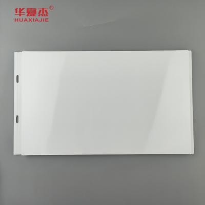 Duurzaam warm te koop 18' 'Pvc wandpaneel plafondpaneel 96% Pvc-gehalte Voor autowashuis decoratie