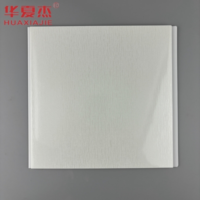 Witte basisplaat met zilveren metalen patroon PVC wandpaneel plafond decoratie PVC panelen voor appartement